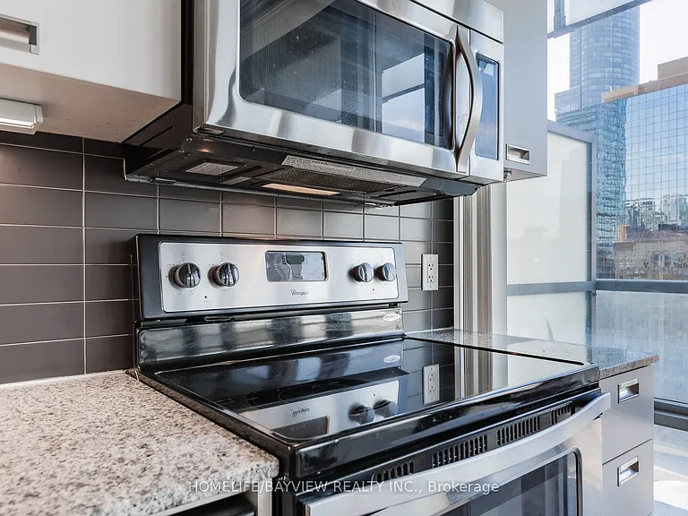 38 Grenville St #2405 — Photo 12