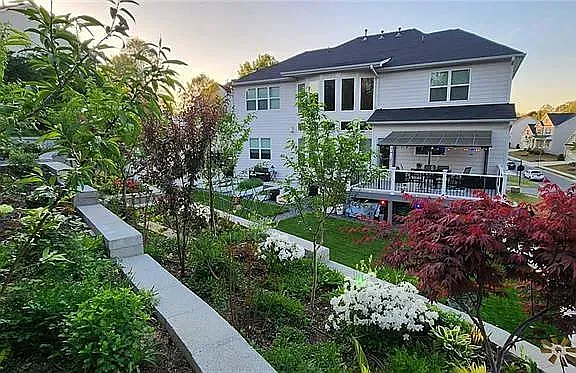 5 bed, 3630 sqft, $3,500 — Photo 2