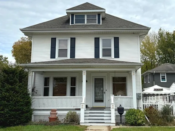 1323 S Pennsylvania Ave, Mason City, IA 50401