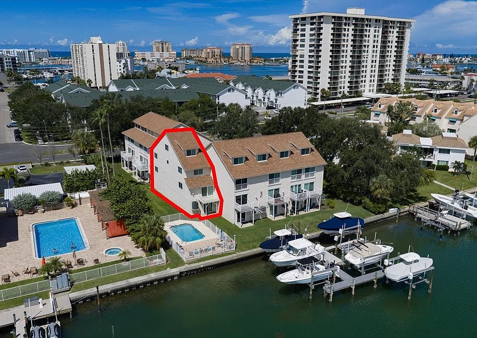 1st image of 301 ISLAND WAY #E
