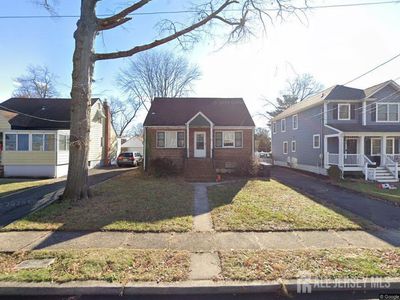 220 W Chestnut Ave, Metuchen, NJ, 08840