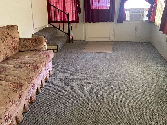 4th image of 128 Mystic Blvd NE