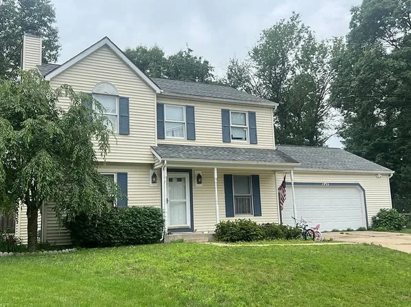1923 Eagle Point Ct, South Bend, IN 46628