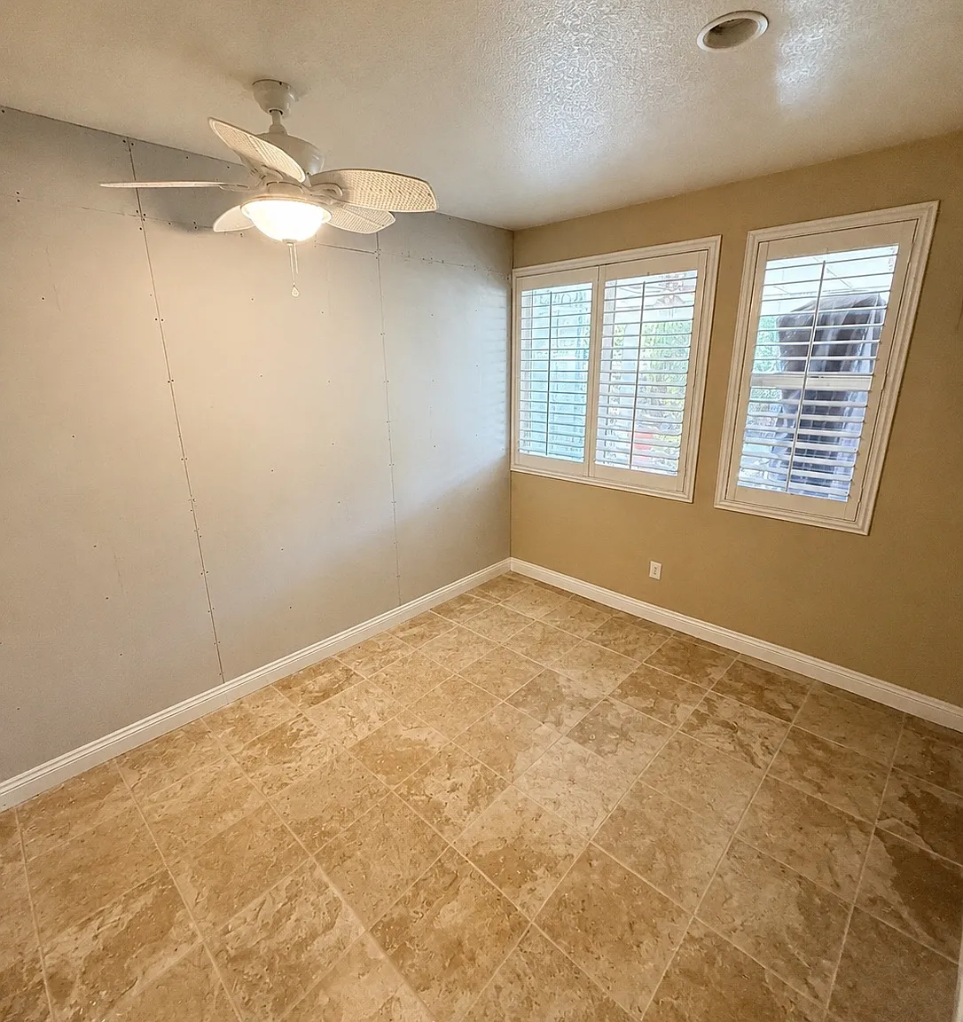 1 bed, $1,000 — Photo 1