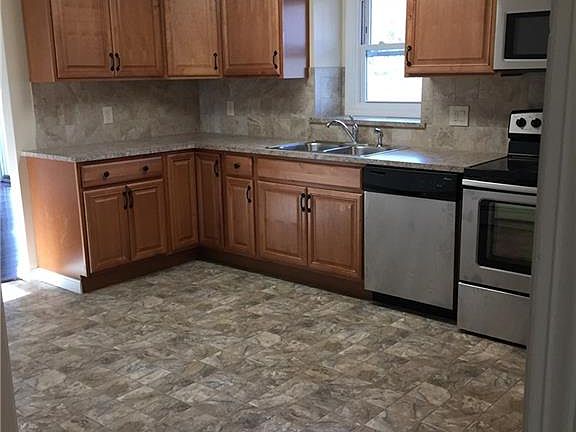 3rd image of 1 Amana Dr