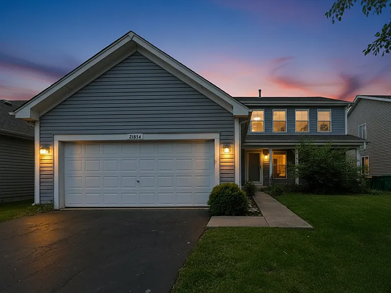 21854 W Kentwood Dr — Photo 2