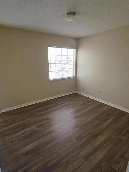 231 Shore Ln — Photo 5