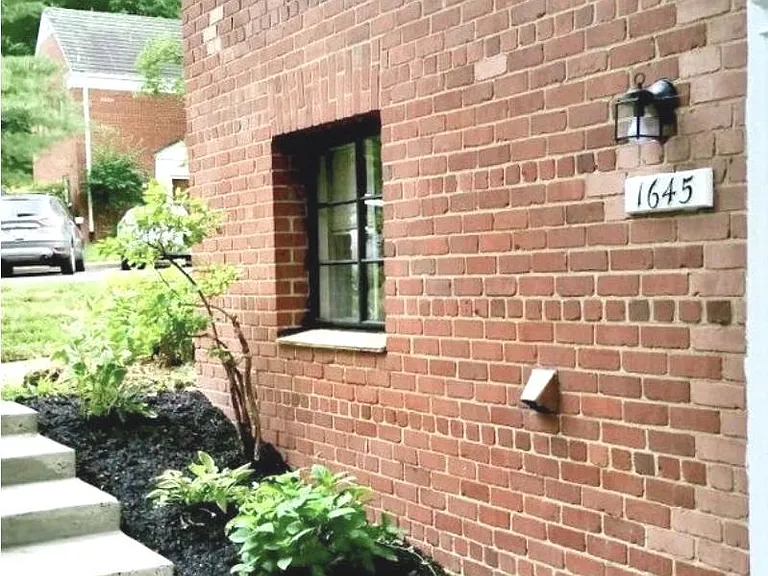 1645 Fitzgerald Ln — Photo 1