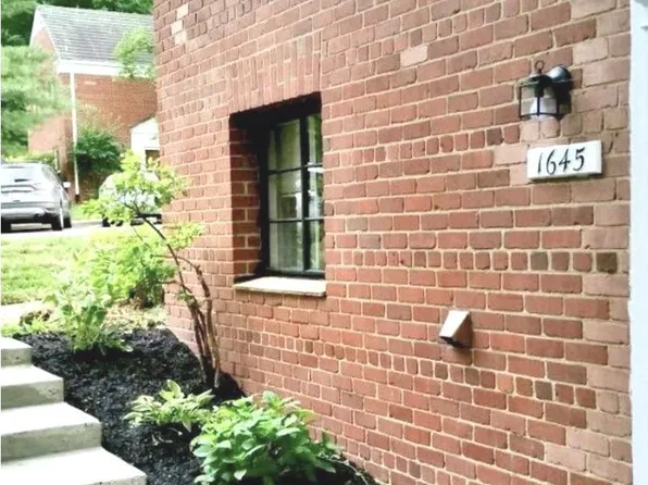 1645 Fitzgerald Ln, Alexandria, VA 22302