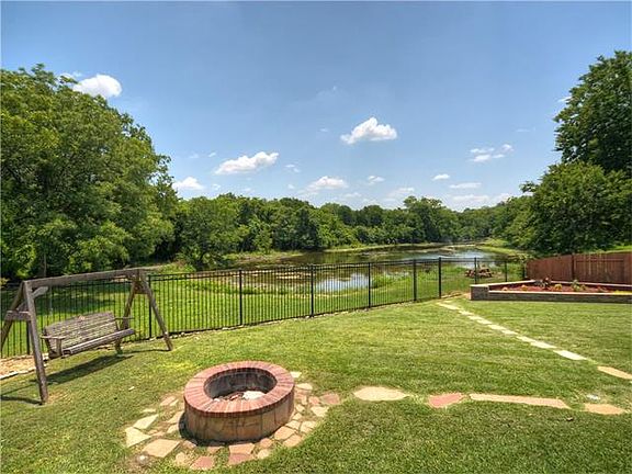 2nd image of 1822 Red Rock Dr