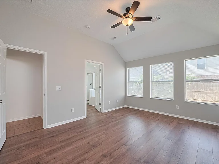 12230 Hawthorne Hill Cir — Photo 30
