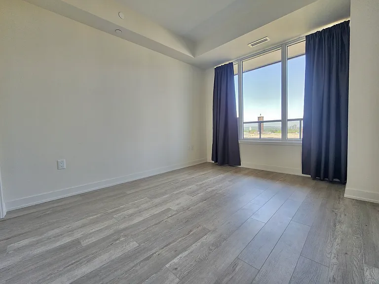 212 King William St #723 — Photo 14