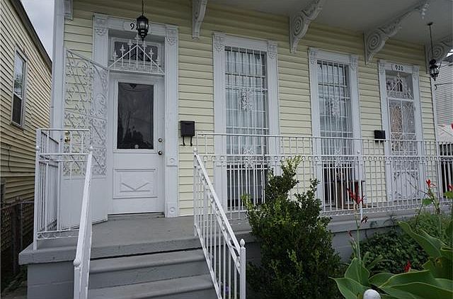 1st image of 922 N Broad St