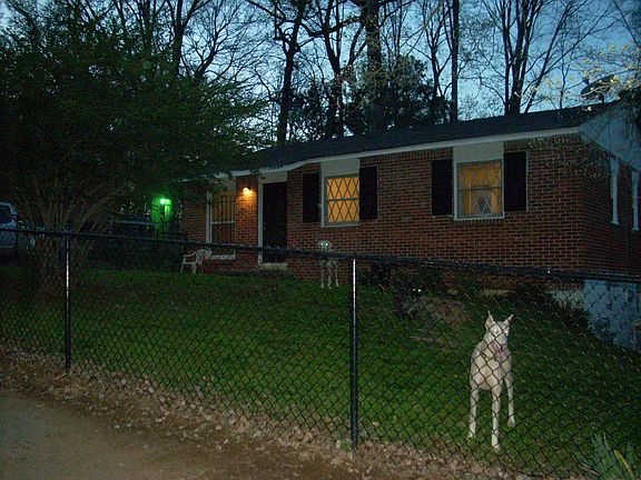 4th image of 369 Ashwood Ave SW