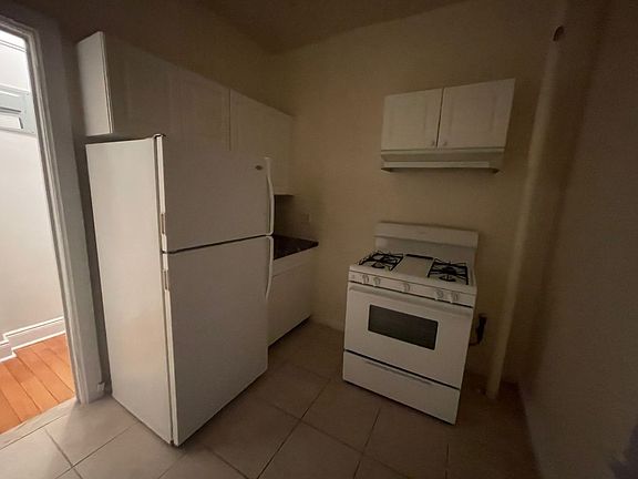 4th image of 32-35 30th St #D45