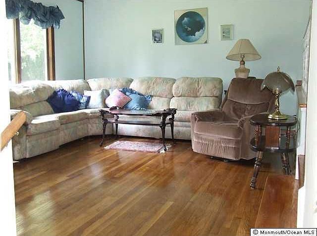 2nd image of 257 Harmony Rd