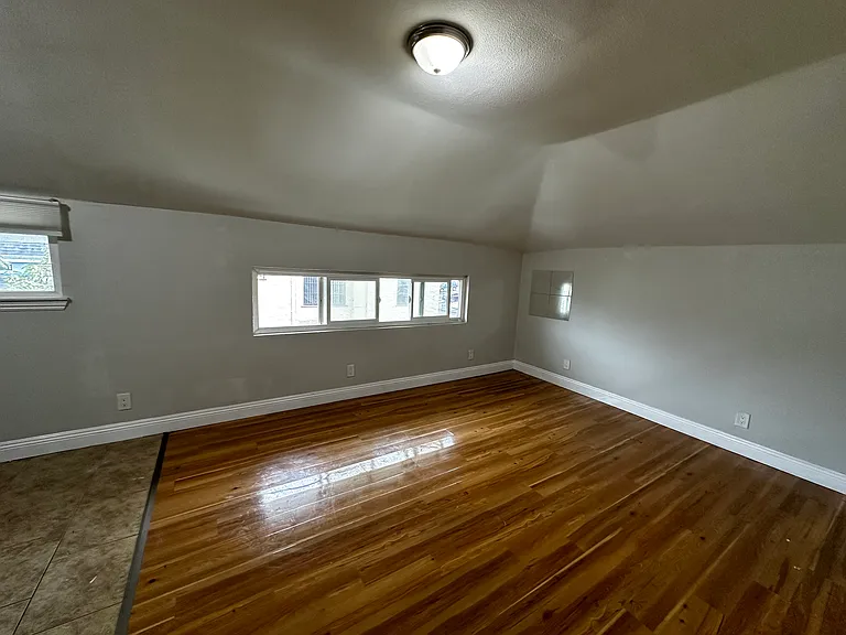 1917 Foothill Blvd #5 — Photo 4
