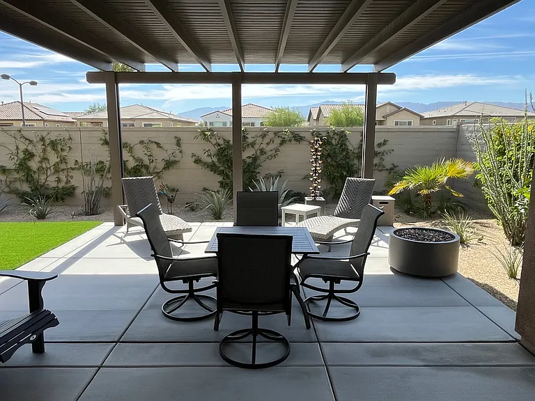 110 Zinfandel — Photo 29
