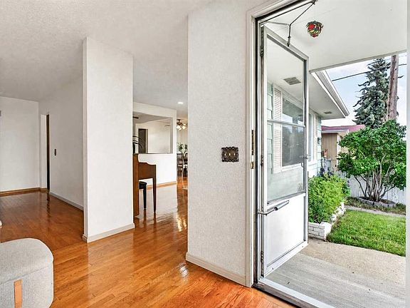 5th image of 7035 E Huntercrest Rd NW