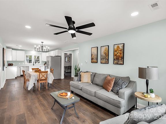 4th image of 608 Rock St