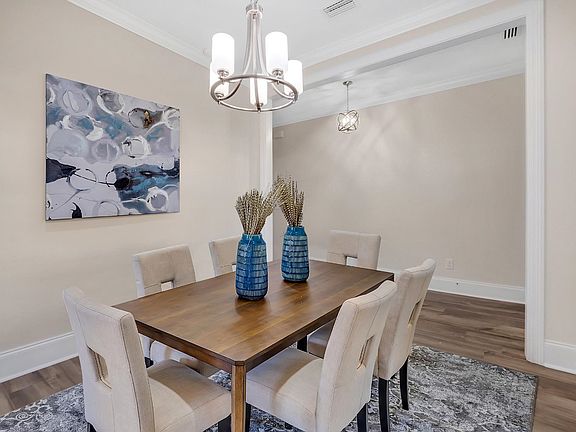 4th image of 215 Cottage Ct