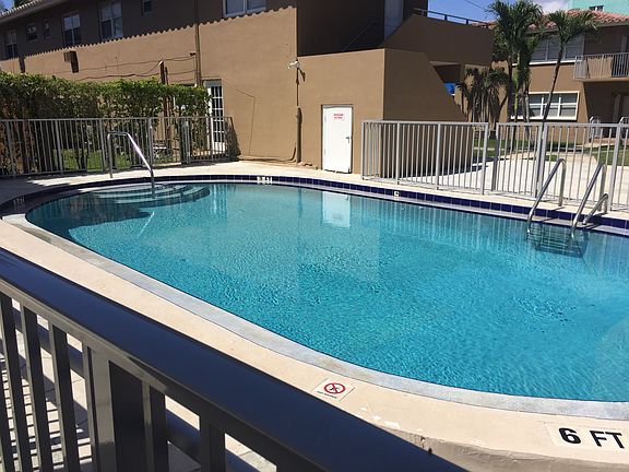 4th image of 1600 N Treasure Dr