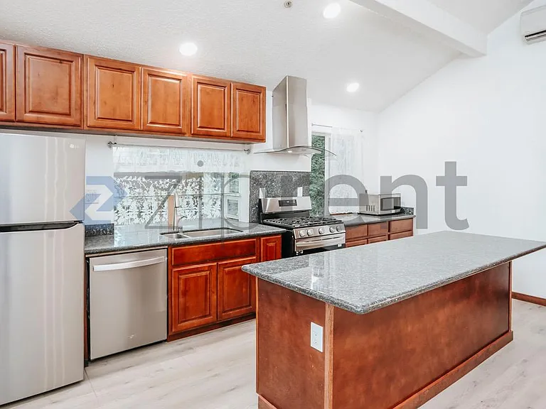 359 Redwood Rd #SINGLE HOME — Photo 8