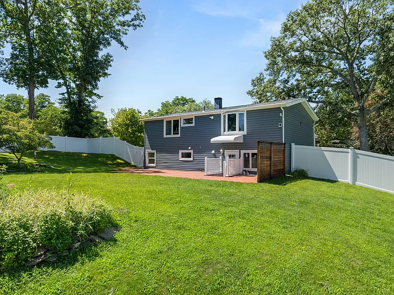 4 Bunny Ln — Photo 2