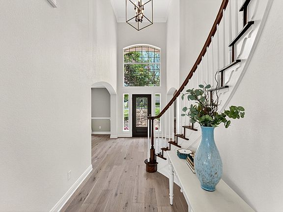 3rd image of 12 Postwood Rd