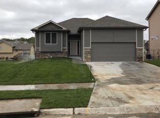 4915 Cedarbrook Dr, Council Bluffs, IA 51503