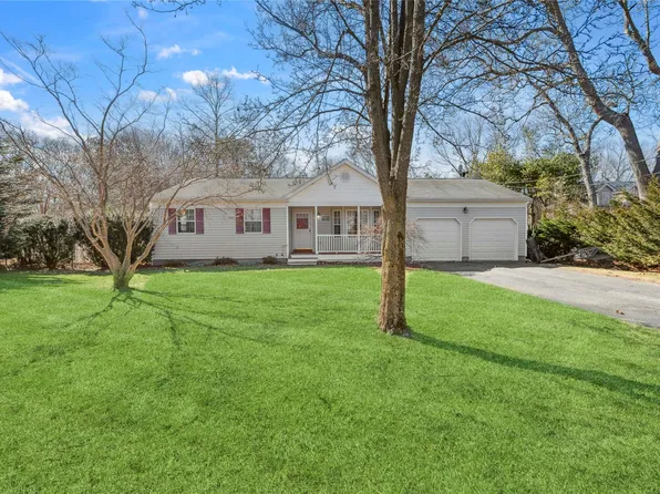 26 S Howell Avenue, Centereach, NY 11720