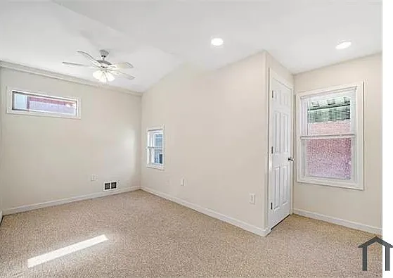 1312 Sarah St — Photo 9