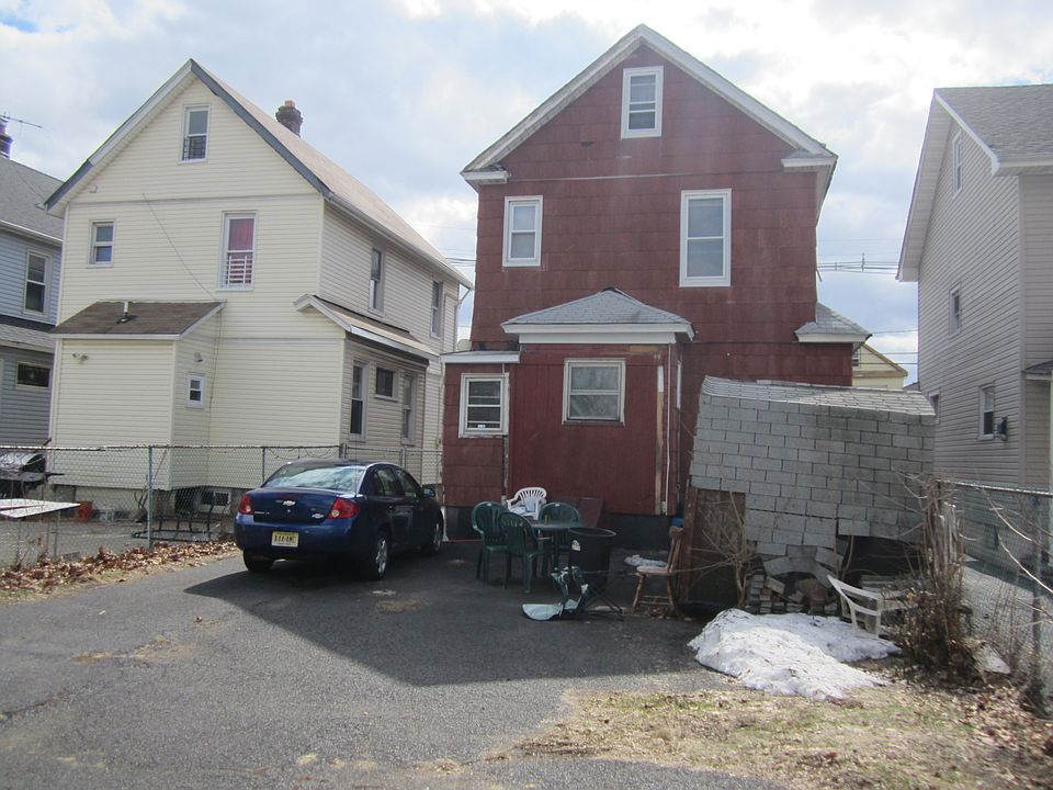2nd image of 1011 North Ave