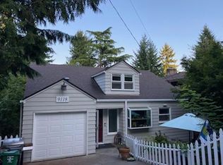 9118 17th Ave NE, Seattle, WA 98115