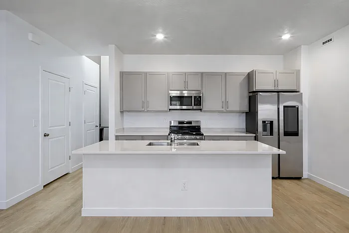 1514 W Bright Eyes Ln — Photo 3