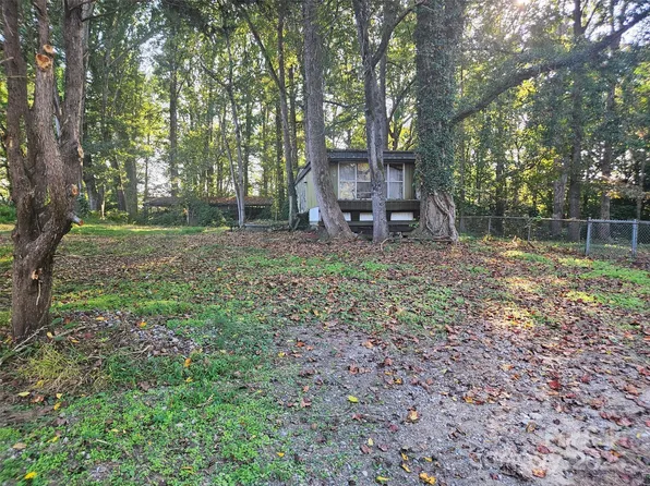 107 Highlander St, Morganton, NC 28655