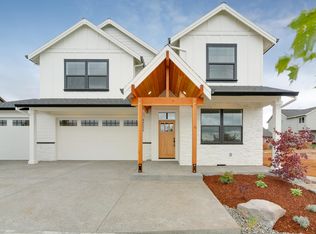 38308 Sequoia St, Sandy, OR 97055