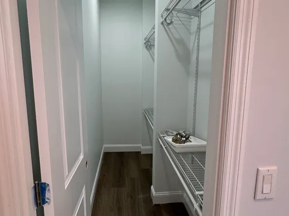 76 Beacon Avenue image 24 of 34