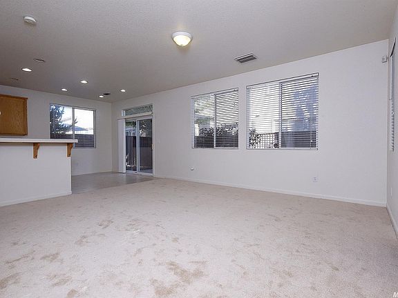 2nd image of 100 Dragonfly Cir