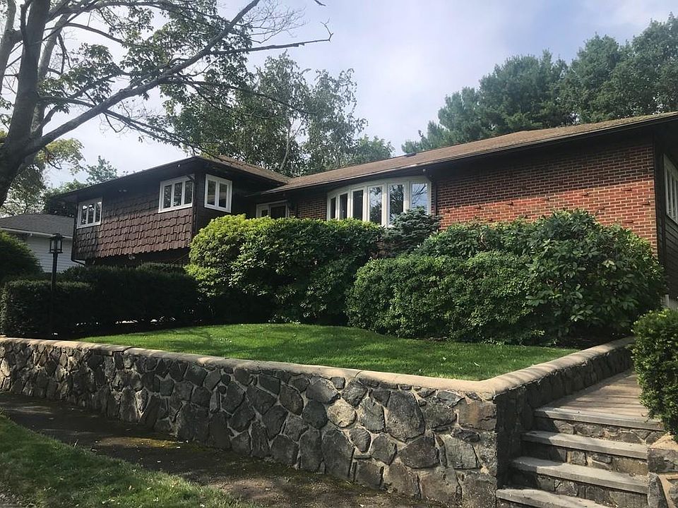 2nd image of 6 Yorkshire Rd