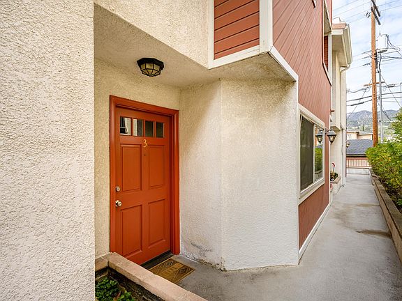 2nd image of 421 Palm Dr APT 3