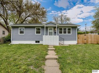 6052 Park Lane Dr, Omaha, NE 68104