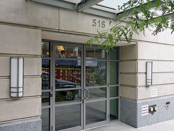 5th image of 516 W 47th St APT S4e