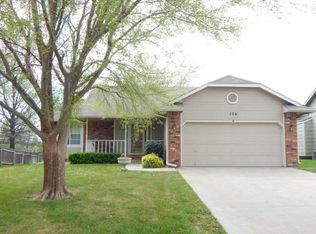 126 E Chestnut Dr, Mulvane, KS 67110