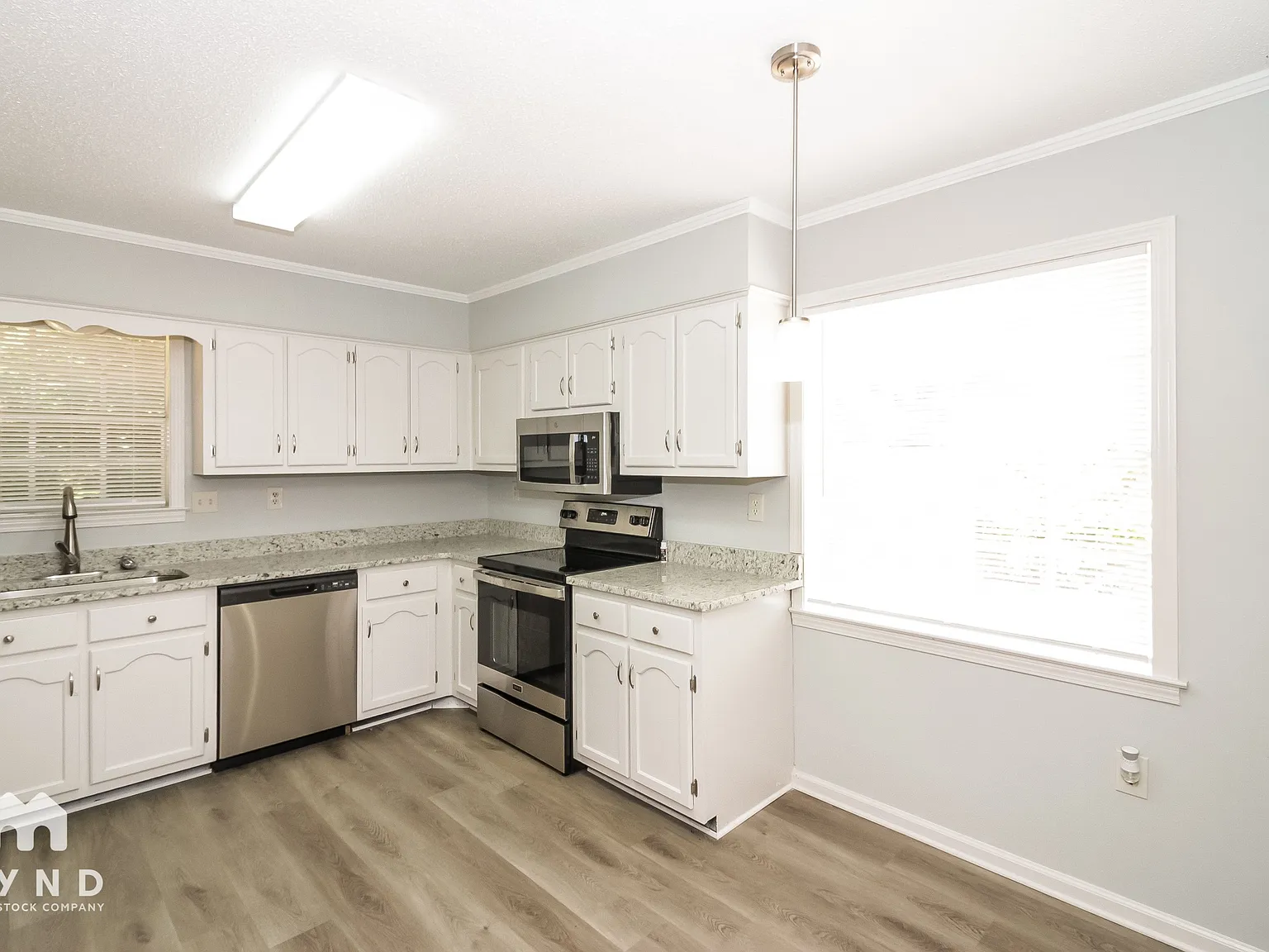 3 bed, 2.0 bath, 1445 sqft, $1,765 — Photo 4