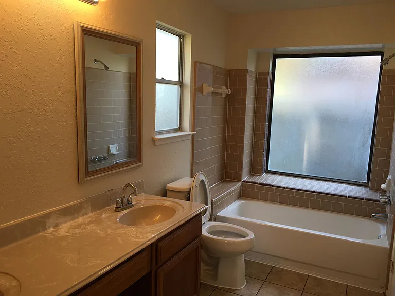 3226 Windmoor Dr — Photo 17