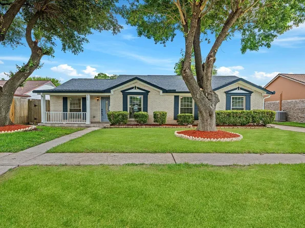 9227 Vickijohn Dr, Houston, TX 77031