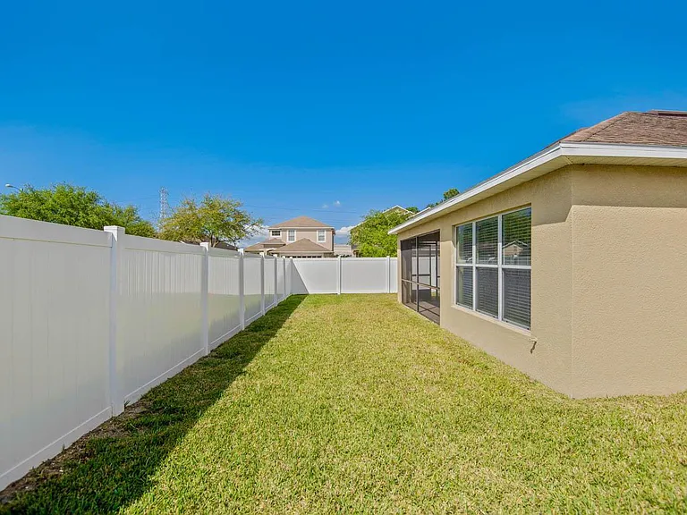 7142 Forest Mere Dr — Photo 26