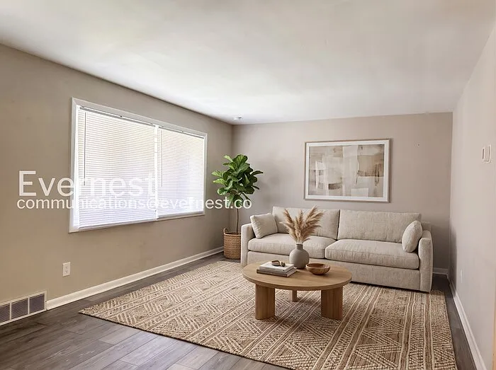 3 bed, 1.5 bath, 972 sqft, $1,845 — Photo 2