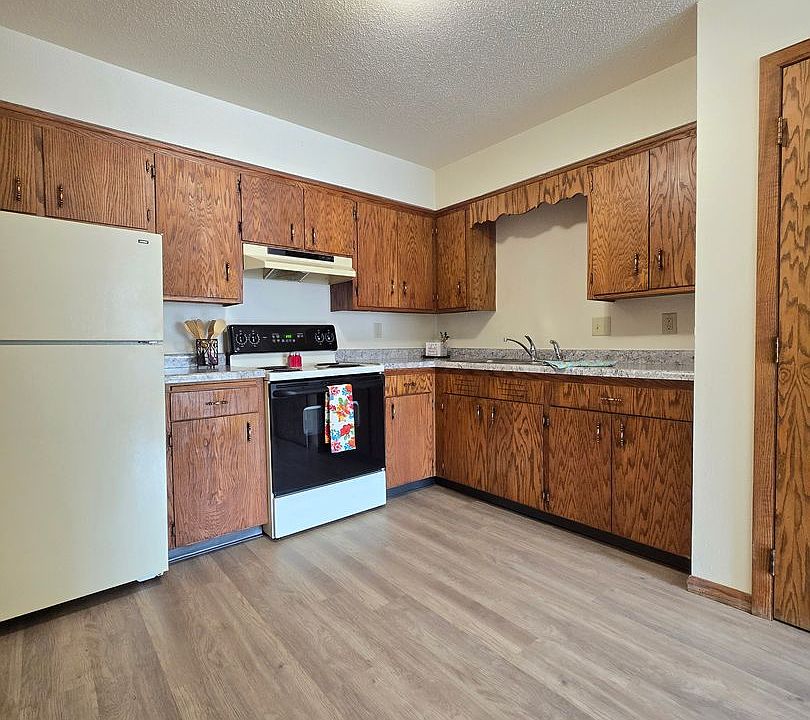 1st image of 1012 10th St NE #11